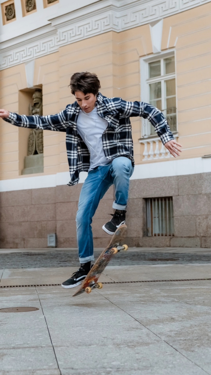 Street Fashion Männer mit TikTok-Stil