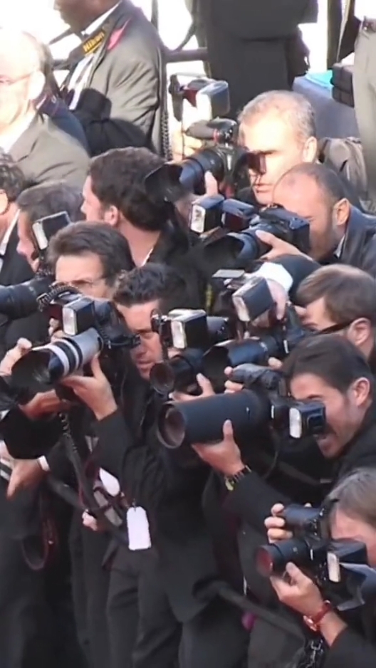 กรี๊ดสนั่นดารา มา