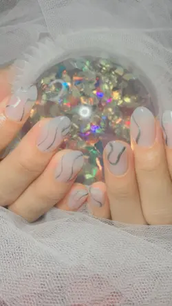 Transisi nails