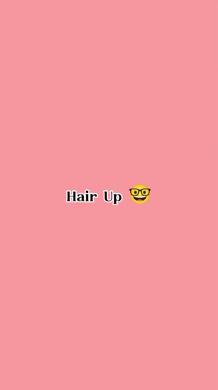 Cheveux relevés 