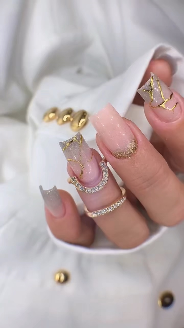 UÑAS