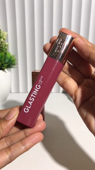 Afiliasi lipstik 