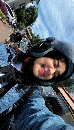 bibir mirip sedot wc