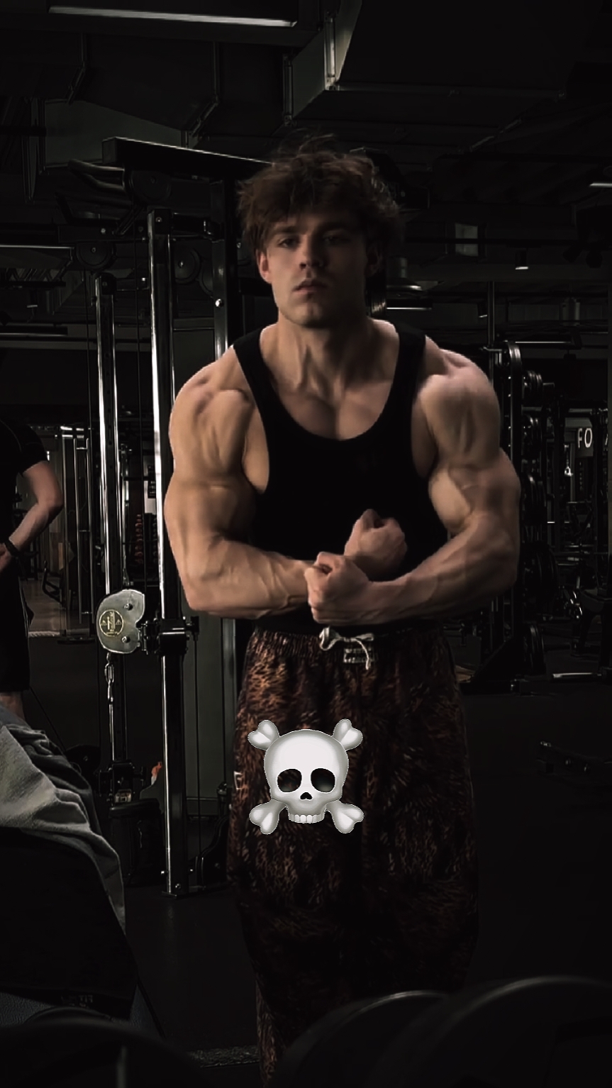 Cara de caveira de academia
