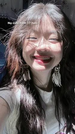 Nụ cười năm 17 tuổi