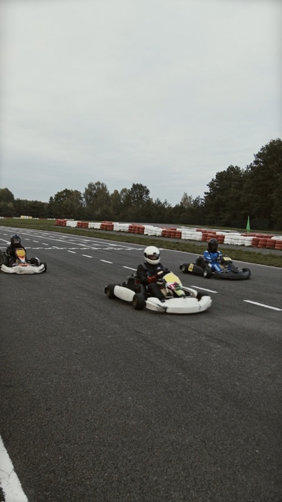 Racing car