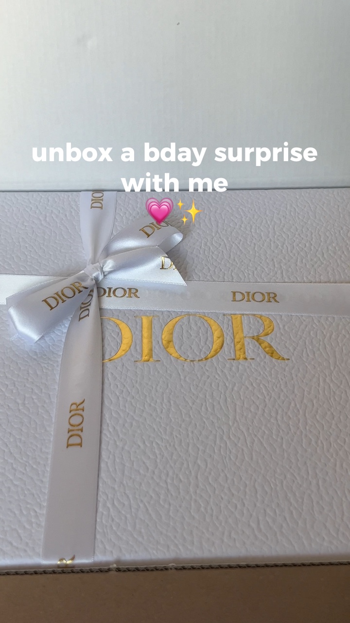 aesthetic unboxing