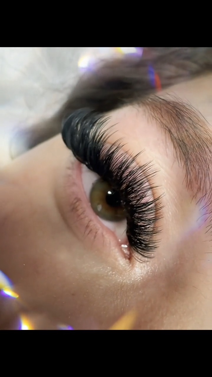 Lash TikTok/Reel