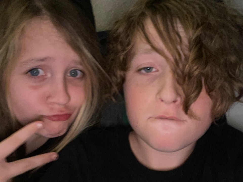My sister>>>>>>>you🤷🏻‍♂️