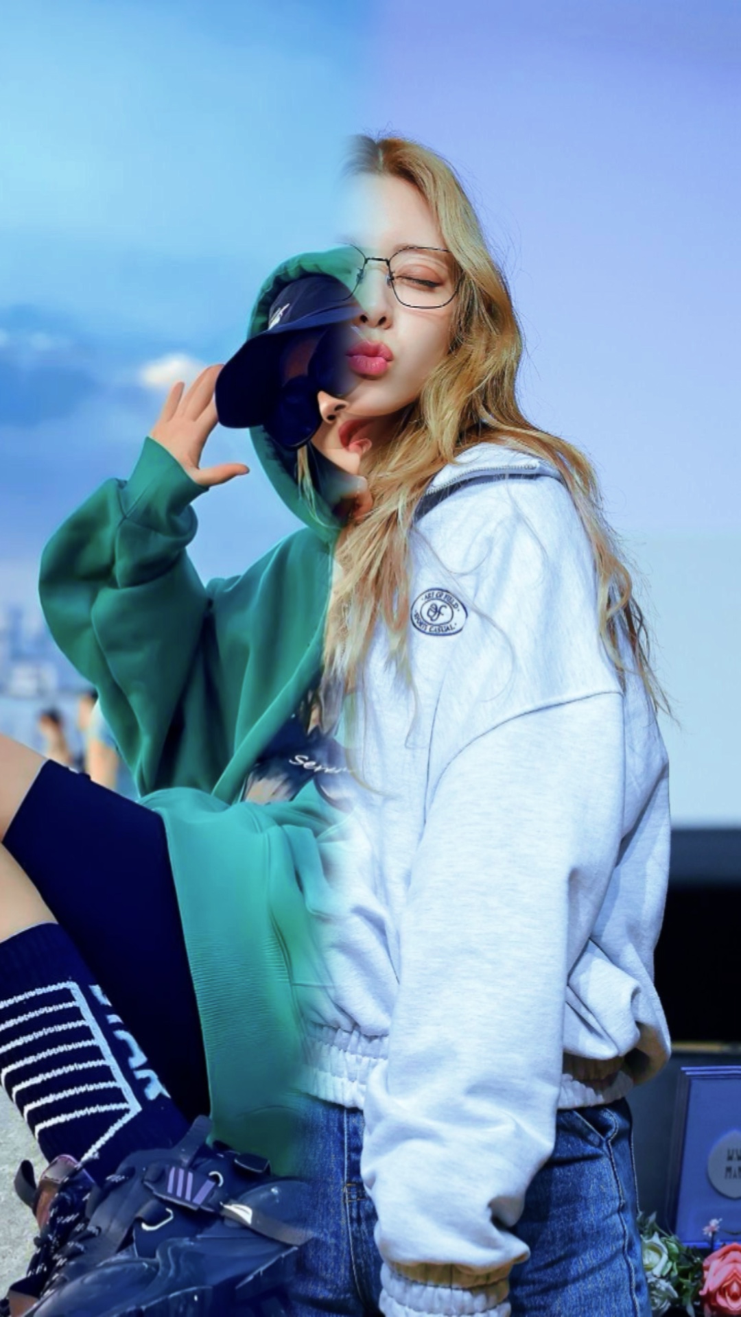 2 photos 