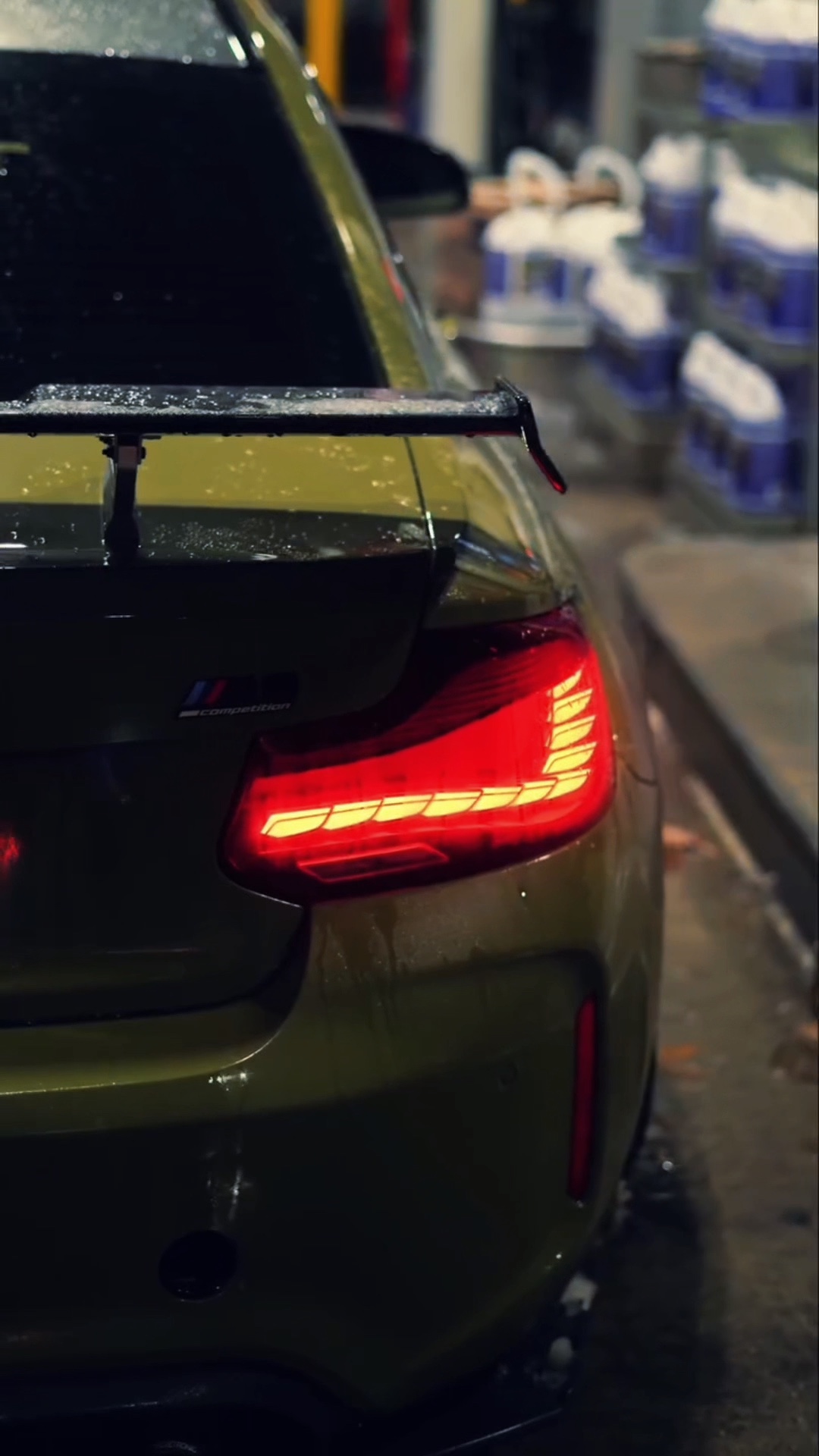 8 ★>> <<BMW