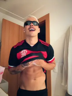 Também com esse 😳