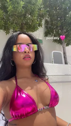 POOL DAY 🩷