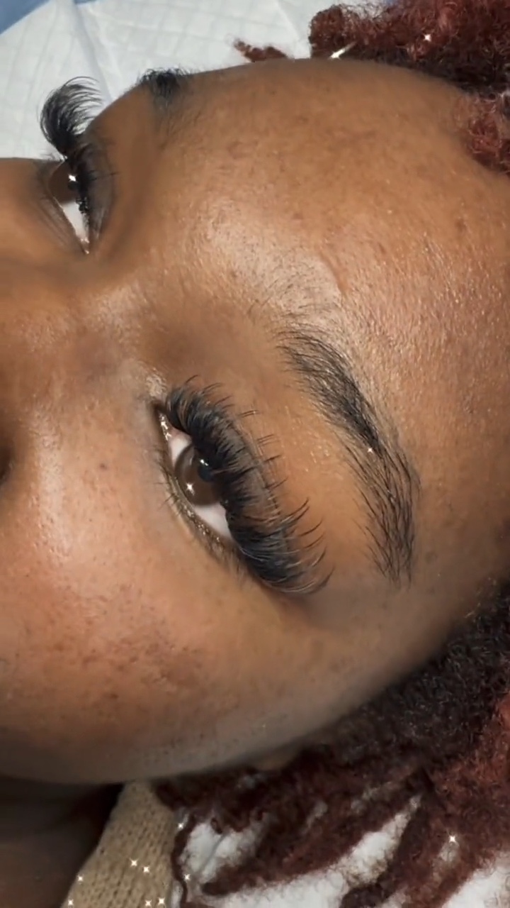 Lash TikTok / Reel